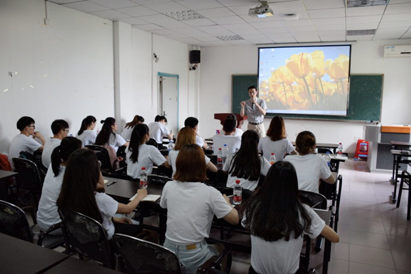 同话新思想 共叙马院情--马克思主义学院组织本